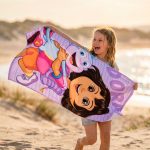 Dóra, a felfedező Happy fürdőlepedő, strand törölköző 70x140cm (Fast Dry)